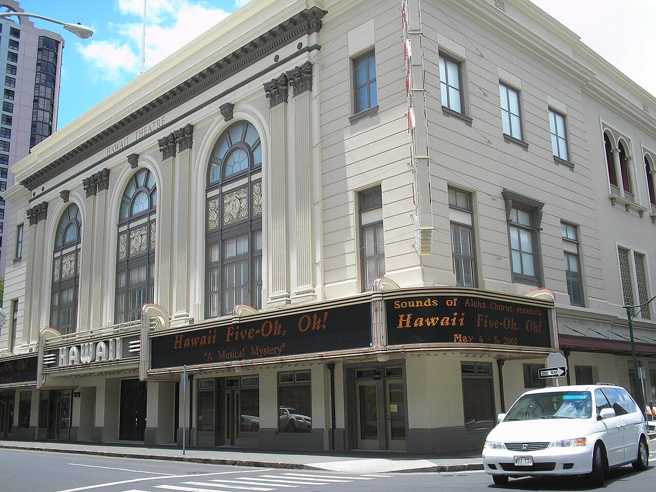 Hawaii-Theatre-daytime.JPG