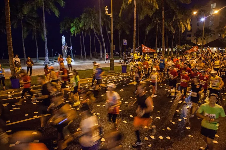 2015 Honolulu Marathon (23373170229).jpg